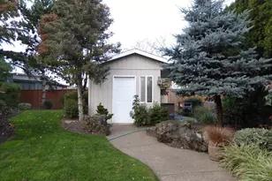 821 E 7th St, Molalla, OR 97038 - Photo 3