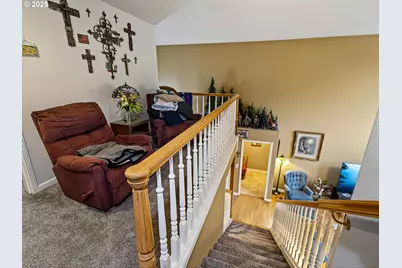 821 E 7th St, Molalla, OR 97038 - Photo 17