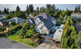 821 E 7th St, Molalla, OR 97038 - Photo 5