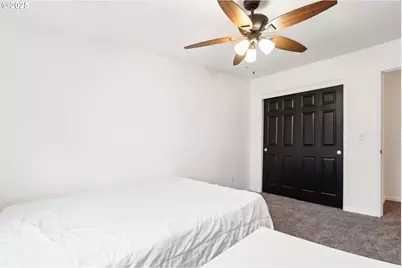 19153 SE Yamhill St, Portland, OR 97233 - Photo 13