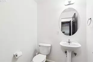 19153 SE Yamhill St, Portland, OR 97233 - Photo 9