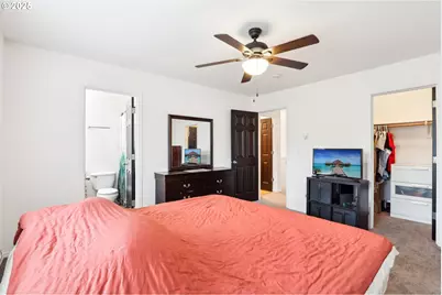 19153 SE Yamhill St, Portland, OR 97233 - Photo 15