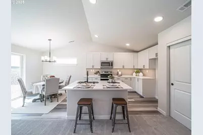 5193 Holly St, Springfield, OR 97478 - Photo 3