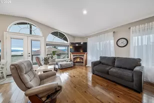 1213 Acacia Ave, Garibaldi, OR 97118 - Photo 11