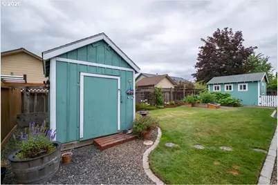 842 29th Ave, Sweet Home, OR 97386 - Photo 41