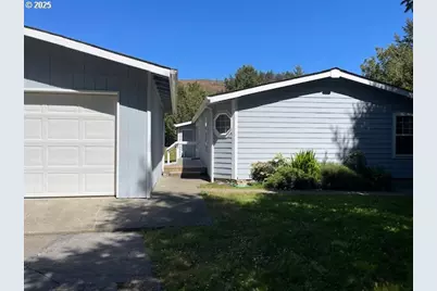 98427 Van Pelt Dr, Brookings, OR 97415 - Photo 9