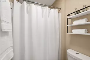 20490 SW Frances St, Beaverton, OR 97003 - Photo 21