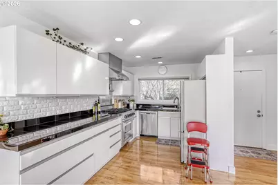 17011 SW Versailles Ln, Portland, OR 97224 - Photo 7