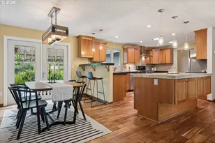868 SW Troy St, Portland, OR 97219 - Photo 11