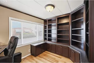 1800 Lakewood Ct, Eugene, OR 97402 - Photo 23