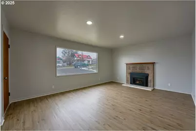 304 E Park St, Enterprise, OR 97828 - Photo 3