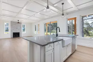 1938 NW 40th St, Lincoln City, OR 97367 - Photo 9