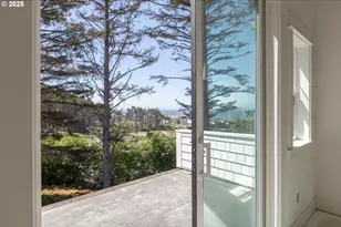 1938 NW 40th St, Lincoln City, OR 97367 - Photo 21