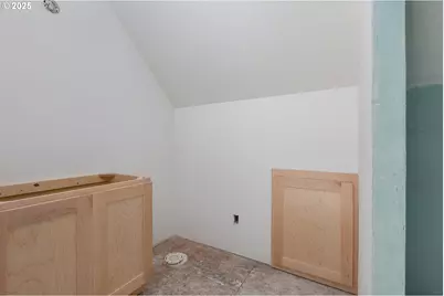 1938 NW 40th St, Lincoln City, OR 97367 - Photo 25