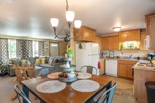 207 NE Flagg St, Roseburg, OR 97470 - Photo 17