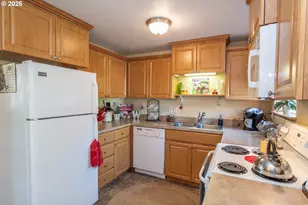 207 NE Flagg St, Roseburg, OR 97470 - Photo 13