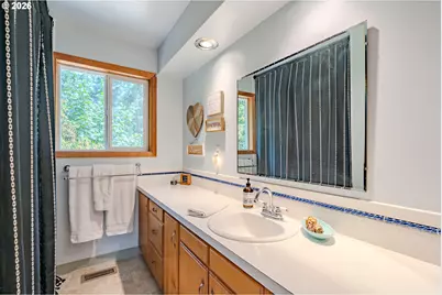 6210 NW Bernie Dr, Vancouver, WA 98663 - Photo 17