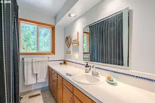 6210 NW Bernie Dr, Vancouver, WA 98663 - Photo 17