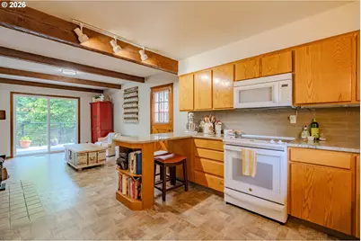 6210 NW Bernie Dr, Vancouver, WA 98663 - Photo 9