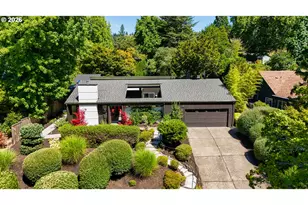 3753 SW Lyle Ct, Portland, OR 97221 - Photo 5