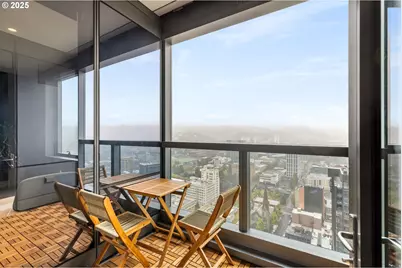 550 SW 10th Ave #3003, Portland, OR 97205 - Photo 15