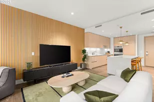 550 SW 10th Ave, Portland, OR 97205 - Photo 3