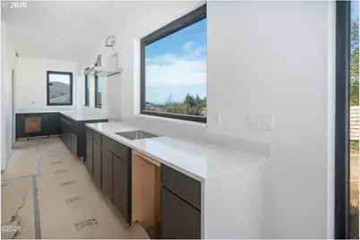 1025 NE 7th Dr, Newport, OR 97365 - Photo 9