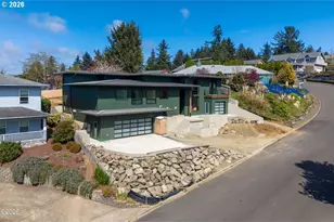 1025 NE 7th Dr, Newport, OR 97365 - Photo 3