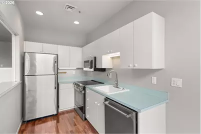 618 NW 12th Ave #303, Portland, OR 97209 - Photo 11