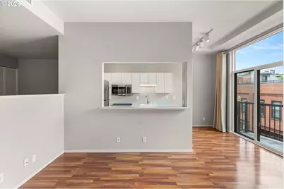 618 NW 12th Ave #303, Portland, OR 97209 - Photo 9