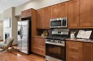 5123 S Corbett Ave, Portland, OR 97239 - Photo 11