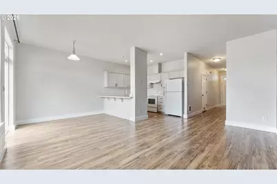 162 Fenton Ave #B, Molalla, OR 97038 - Photo 3