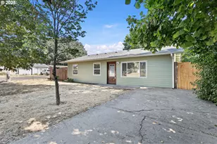 24938 McCutcheon Ave, Veneta, OR 97487 - Photo 3