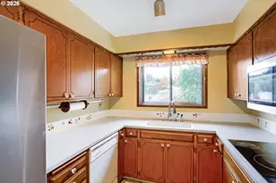 14141 NE Fremont Ct, Portland, OR 97230 - Photo 9