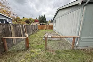1282 E 3rd St, Lafayette, OR 97127 - Photo 25