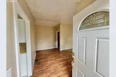 1282 E 3rd St #37, Lafayette, OR 97127 - Photo 3