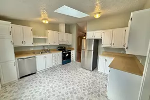 1282 E 3rd St, Lafayette, OR 97127 - Photo 7