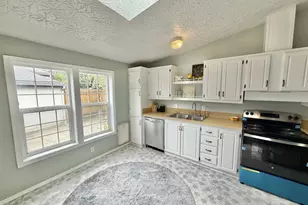 1282 E 3rd St, Lafayette, OR 97127 - Photo 7