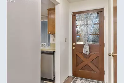 1033 NE 178th Ave, Portland, OR 97230 - Photo 5