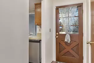 1033 NE 178th Ave, Portland, OR 97230 - Photo 5