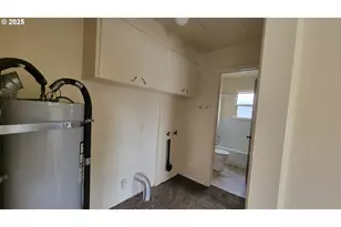 407 NE Waite St, Myrtle Creek, OR 97457 - Photo 15