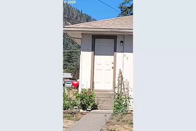407 NE Waite St, Myrtle Creek, OR 97457 - Photo 3
