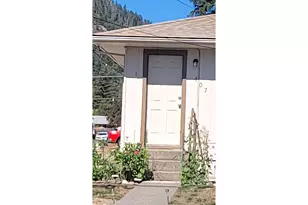 407 NE Waite St, Myrtle Creek, OR 97457 - Photo 3