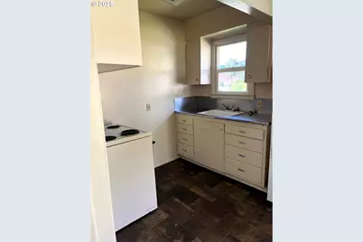 407 NE Waite St, Myrtle Creek, OR 97457 - Photo 29