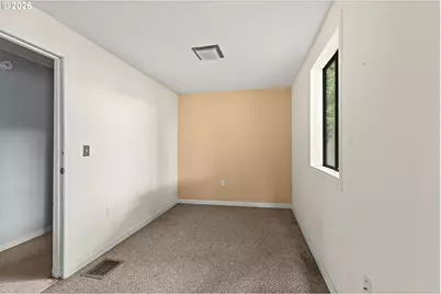 1688 N 8th St, Coos Bay, OR 97420 - Photo 15