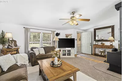 56005 Browning Dr, Bend, OR 97707 - Photo 23