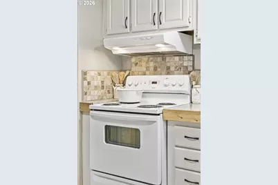 56005 Browning Dr, Bend, OR 97707 - Photo 13