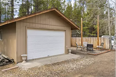 56005 Browning Dr, Bend, OR 97707 - Photo 5