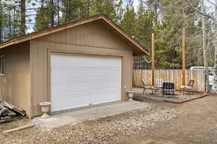 56005 Browning Dr, Bend, OR 97707 - Photo 5