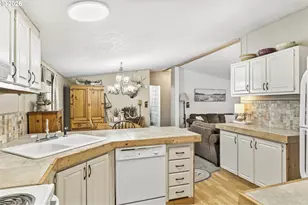 56005 Browning Dr, Bend, OR 97707 - Photo 19